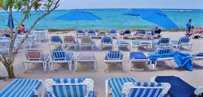 Pase El Día En Un Fabuloso Club De Playa En Cozumel