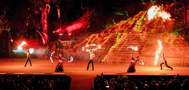 Indulge in a Sunset Dinner Cruise in Puerto Vallarta