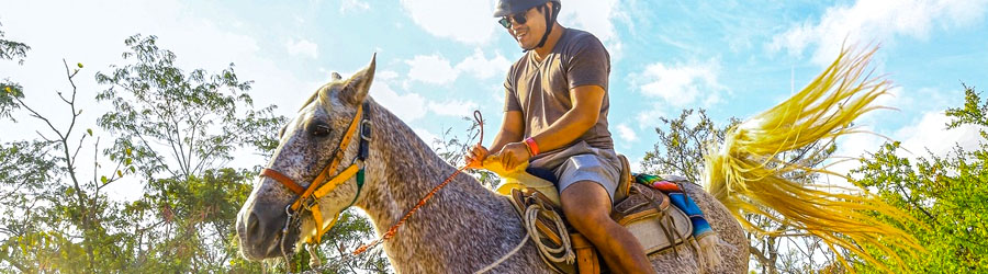 Paseos en Caballo por el Parque de Aventuras Wild Canyon 3