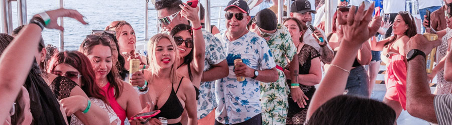 Catamarán con Banda & Bebidas Alcohólicas en Mazatlán 4