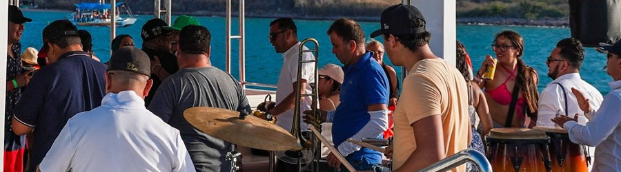 Catamarán con Banda & Bebidas Alcohólicas en Mazatlán 7