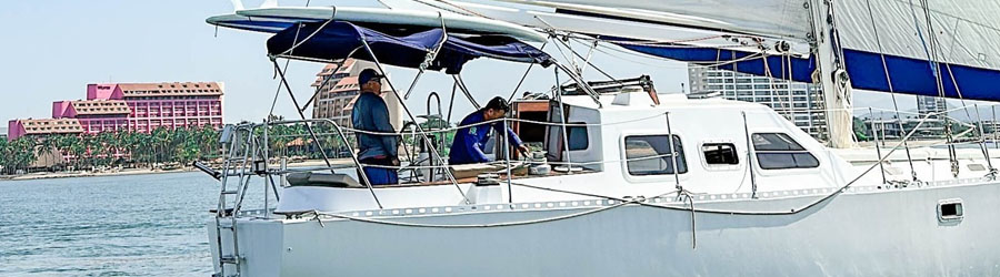 Renta de Velero Beneteau de 45' en Puerto Vallarta 1