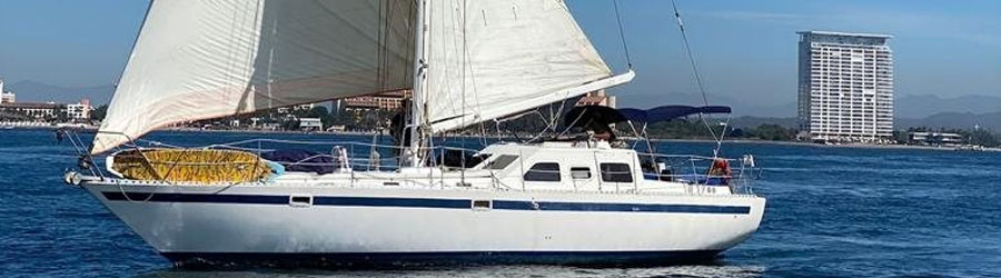 Renta de Velero Beneteau de 45' en Puerto Vallarta 5