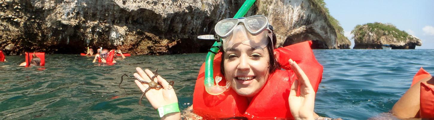 Crucero por la Bahía Cielito Lindo hacia Playa Las Animas 8