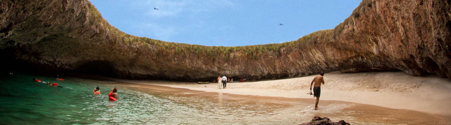 50' Classic Sailboat Charter to Marietas Islands 3