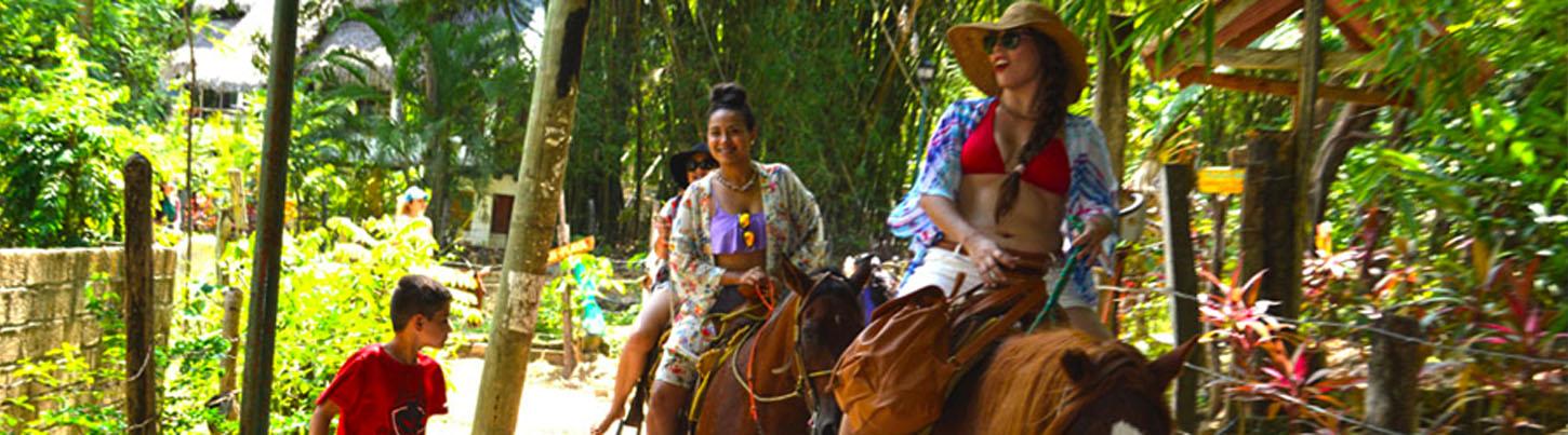 Crucero de Fiesta en Los Arcos, Quimixto & Las Animas 6