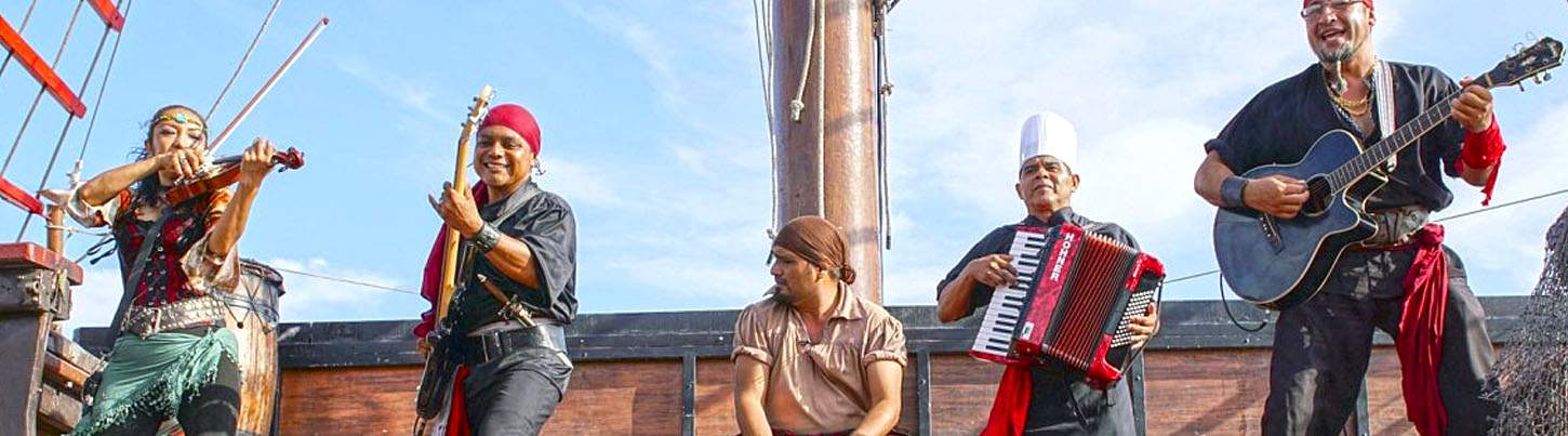 Renta de Barco Privado en el Barco Pirata Marigalante (220 Pax) 2