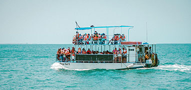 Catamarán con Banda & Bebidas Alcohólicas en Mazatlán