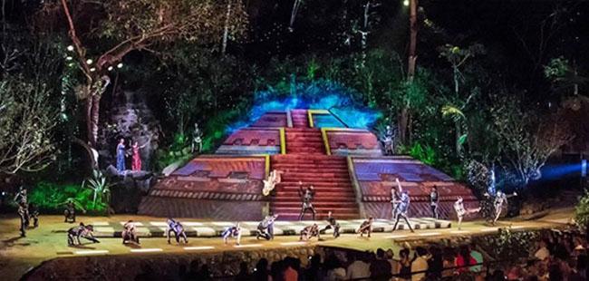 Ritmos de la Noche Crucero al Atardecer & Cena Espectáculo